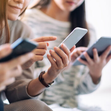 Η Δανία σχεδιάζει απαγόρευση των social media για παιδιά κάτω των 15 ετών